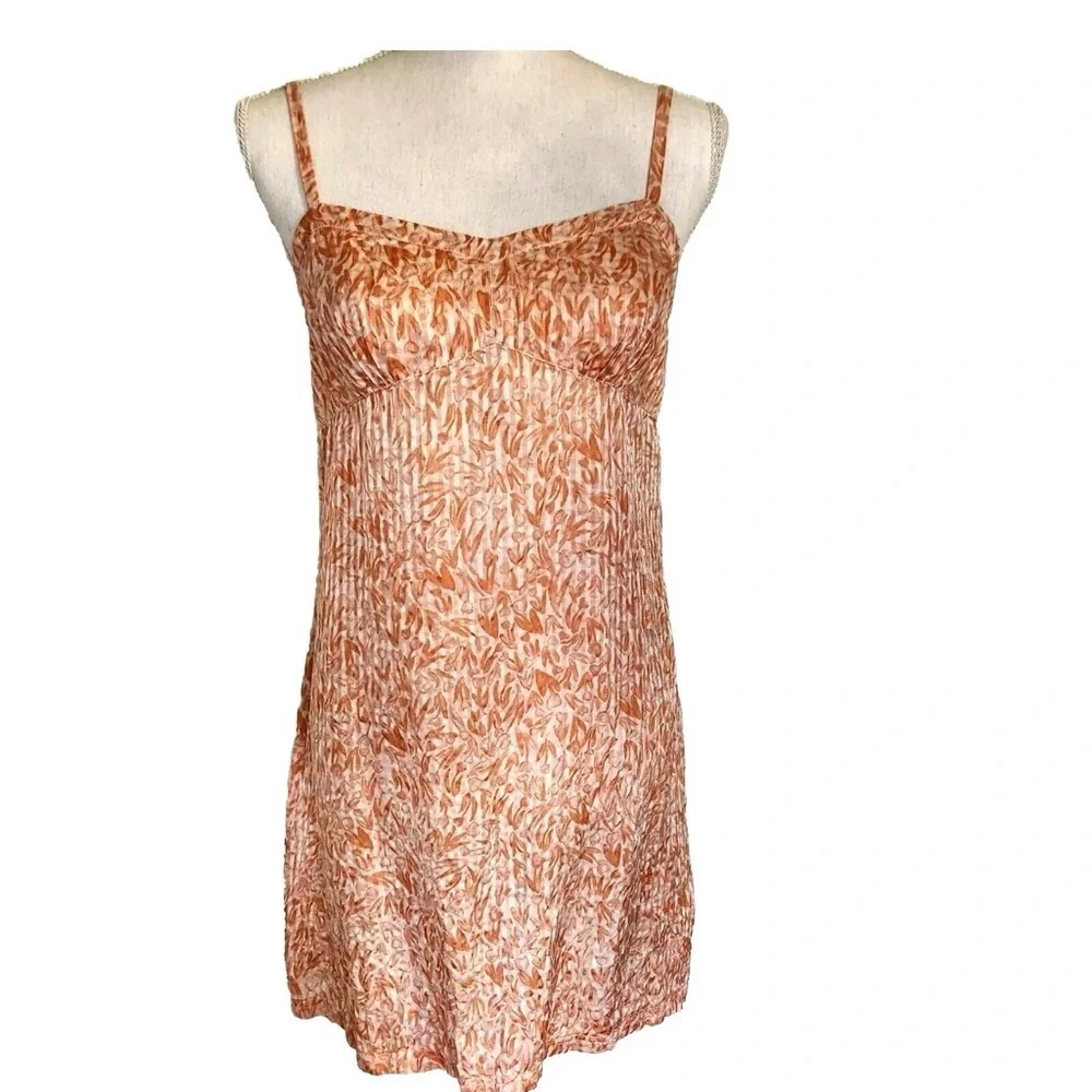 Tory Burch rips skirt still